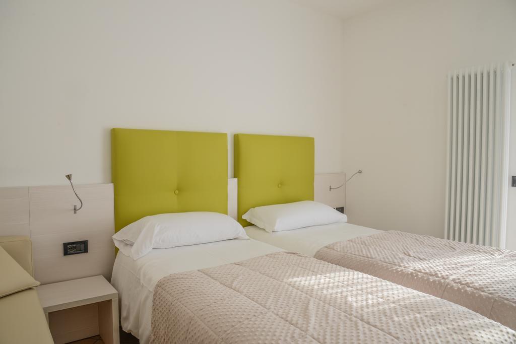 Residence Franca B&B Arco Habitación foto