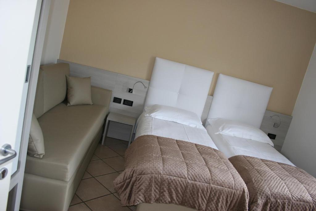 Residence Franca B&B Arco Habitación foto